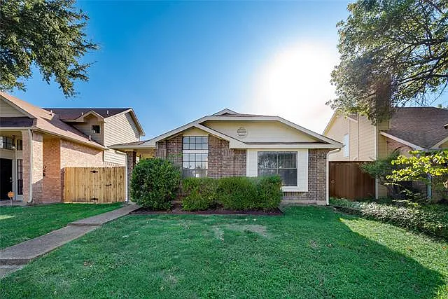 622 Las Brisas Dr photo 1