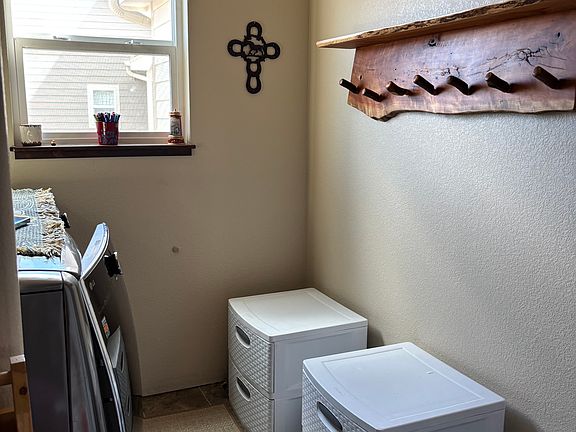 4th image of 6836 Meadow Rain Way #A