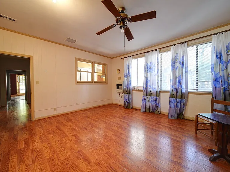 910 Basilwild Dr — Photo 8