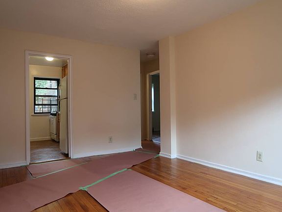 4th image of 2082 28th St APT 1B