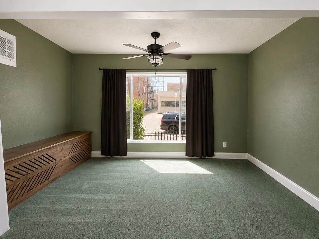 310 E Thayer Ave — Photo 4