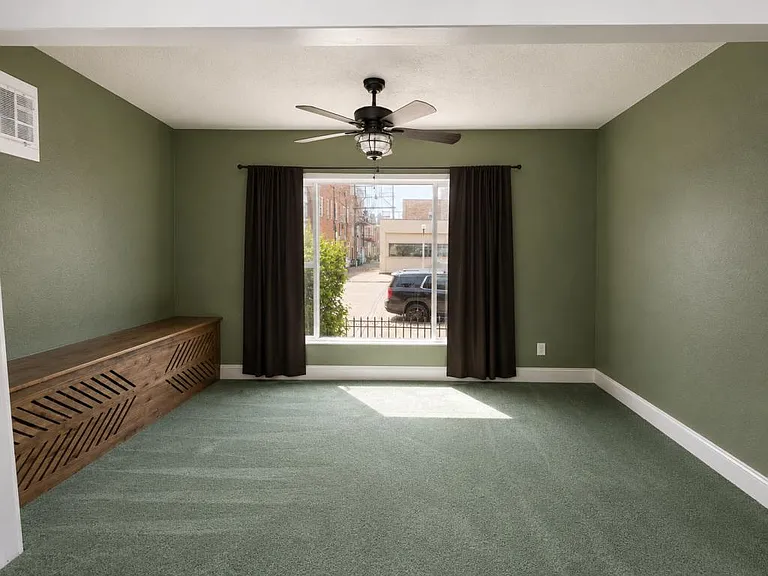 310 E Thayer Ave — Photo 4