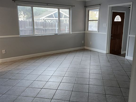 2nd image of 2637 Altura Ave