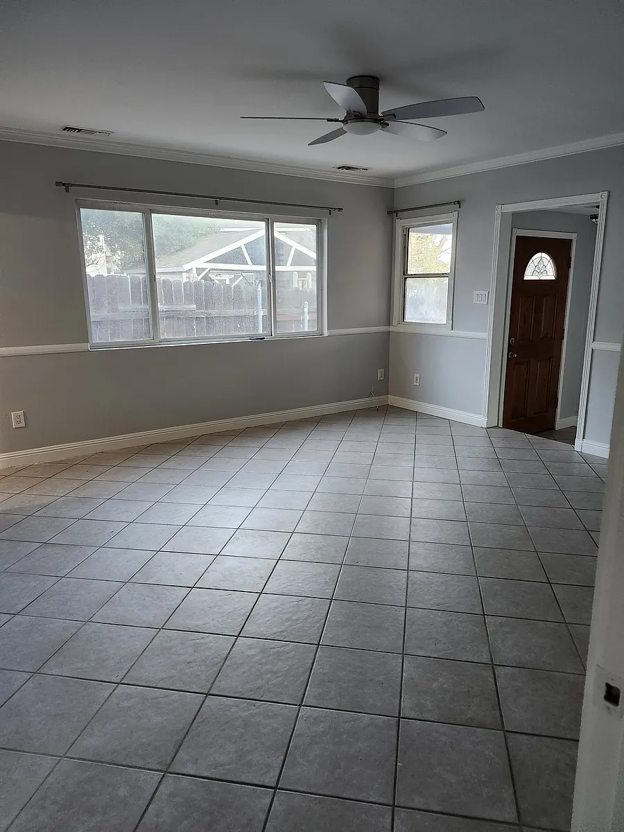 Building Photo - 2637 Altura Ave