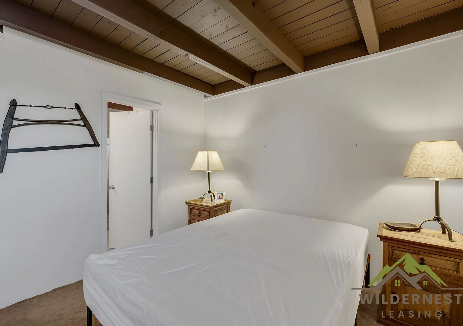 Treehouse Condo - 2 Bedroom/2 Bath Inviting Condo w/All Utilities On Bus Route — Photo 2