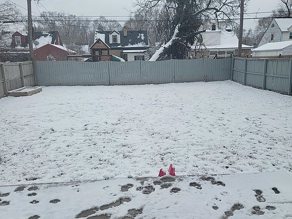 3rd image of 2216 Lawndale Ave
