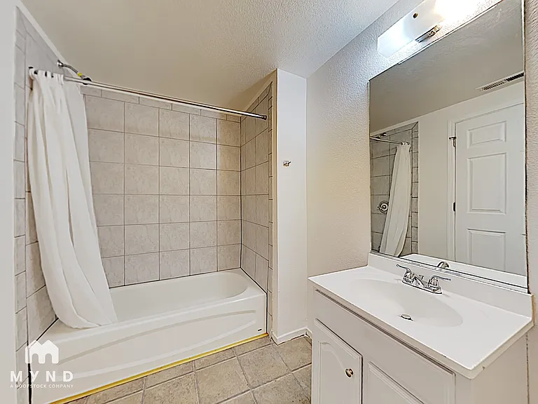 2150 Sutro St #G4 — Photo 8