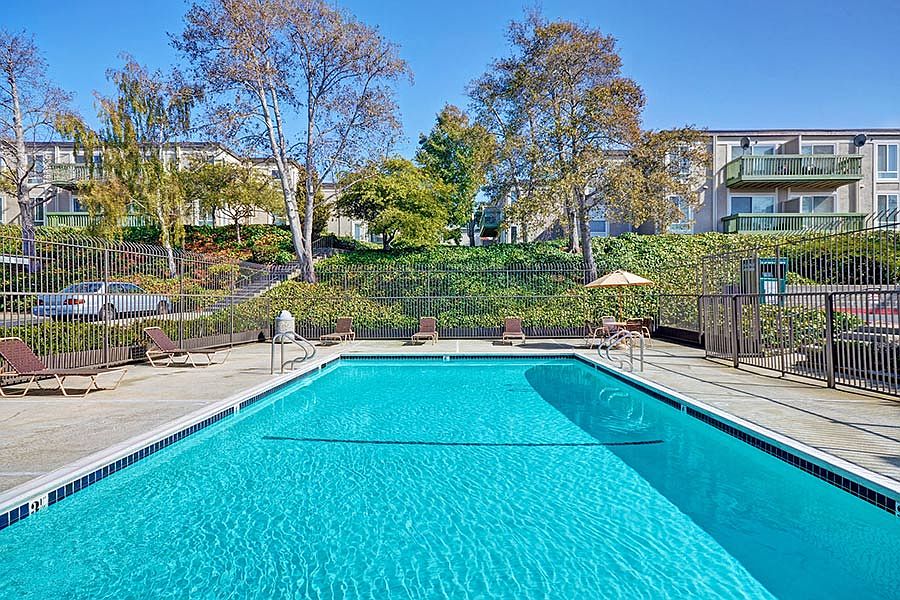 Baycliff offers a refreshing lap pool for our residents to enjoy