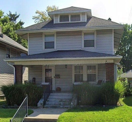 1st image of 636 Bowen St