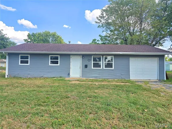 1605 Parklane Dr, Cahokia, IL 62206