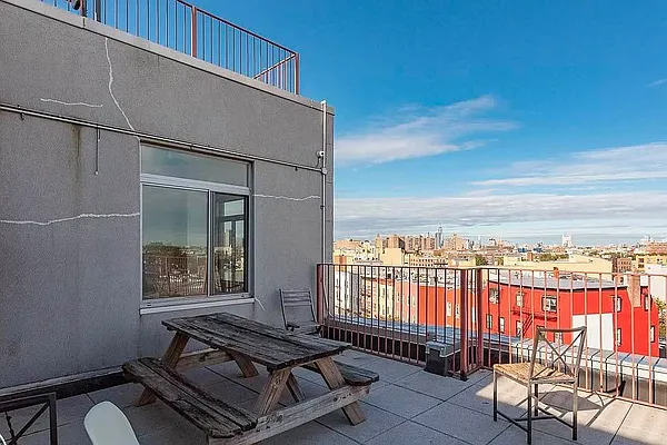 Rented by Hagstrom Management Inc | media 7