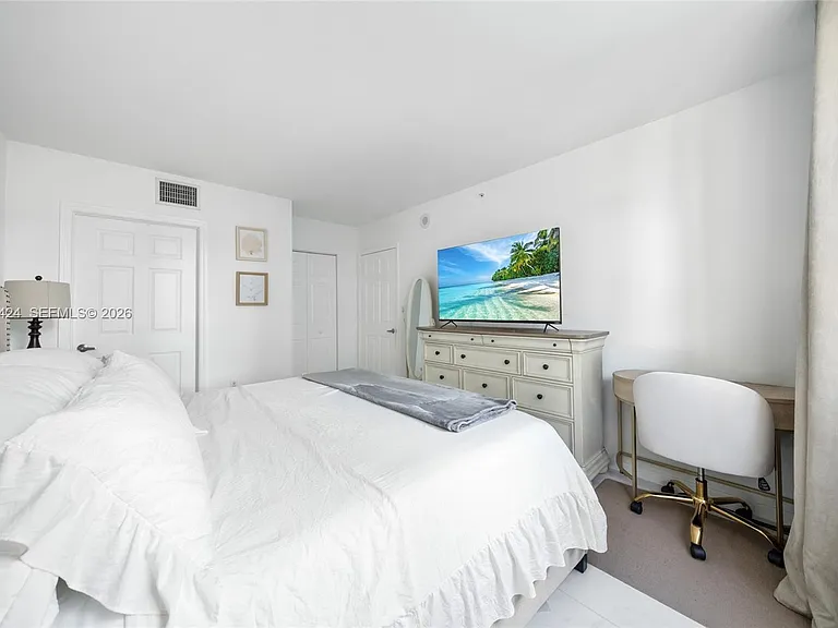 1155 Brickell Bay Dr #2501 — Photo 11