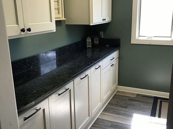 3rd image of 3674 Birchwood Ave