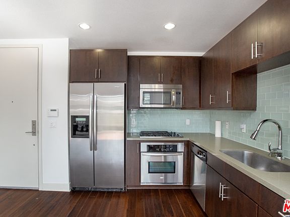 4th image of 4211 Redwood Ave Unit 205