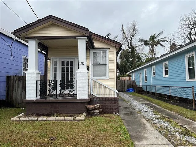 1216 Leonidas St — Photo 2