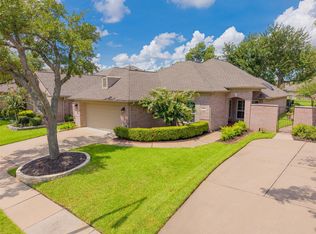 1915 Supplejack Ct, Sugar Land, TX 77479