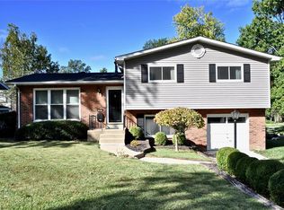 955 Glenway Dr, Saint Louis, MO