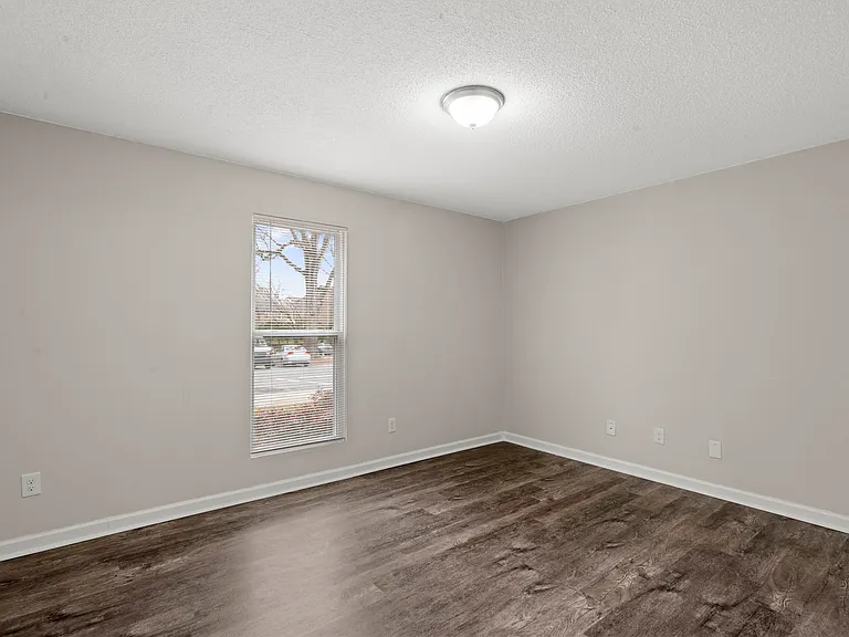 4600 Central Ave — Photo 2
