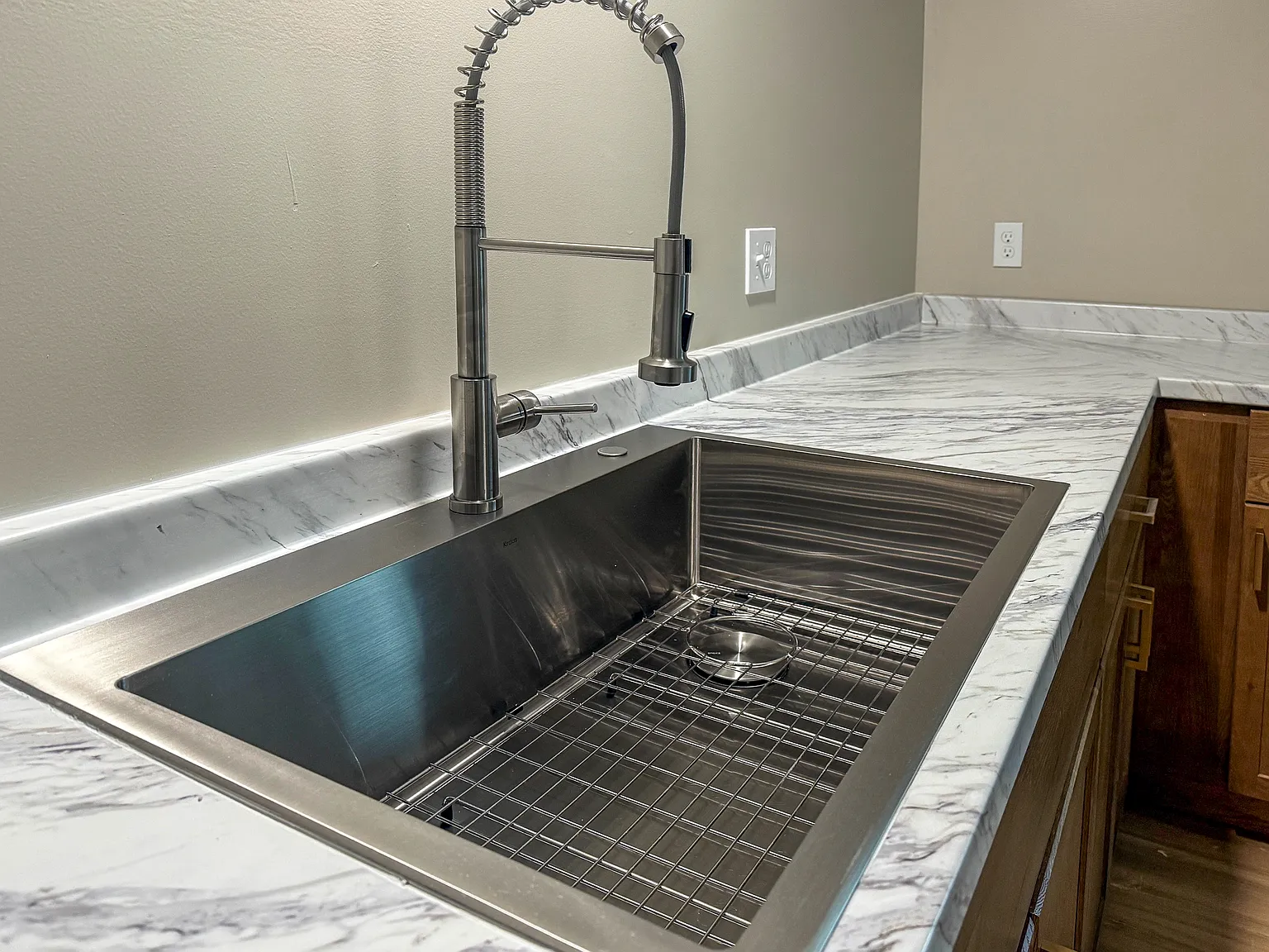 4 bed, 1800 sqft, $2,500 — Photo 3