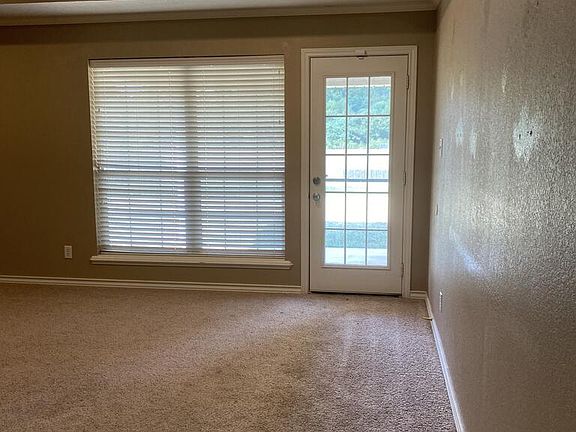 4th image of 104 Village Pl