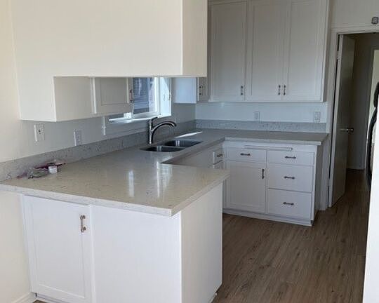 3rd image of 22852 Pacific Coast Hwy APT C