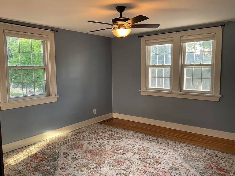 3621 Hoagland Ave — Photo 8