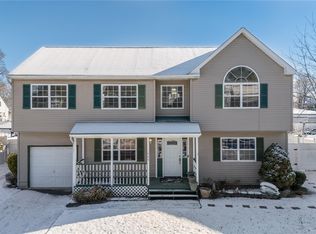 1805 Carleton Avenue, Bay Shore, NY 11706