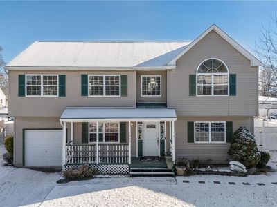 1805 Carleton Avenue, Bay Shore, NY, 11706