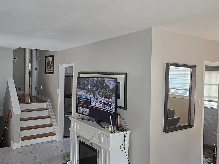 51 Monterrey Dr #UPPER — Photo 2