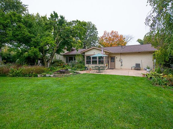 4th image of 4063 Riverview Dr