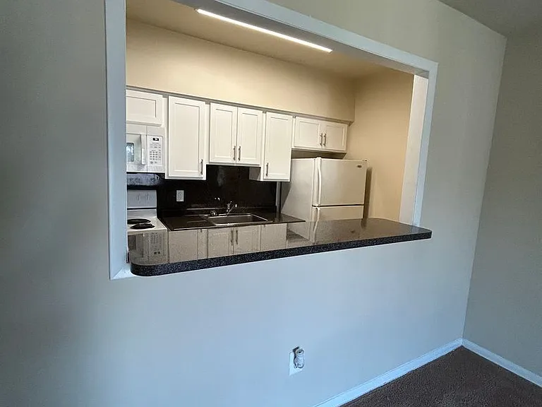 Providence Manor Apartments — Photo 16