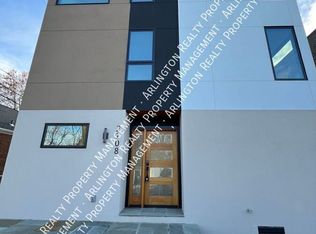 2108 S Joyce St, Arlington, VA 22202