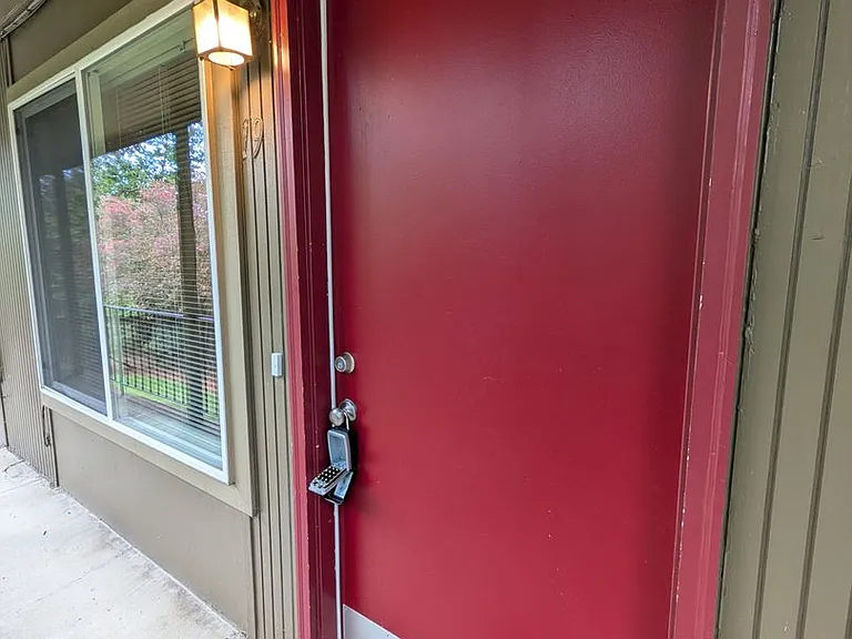 West Slope Apartments — Photo 5