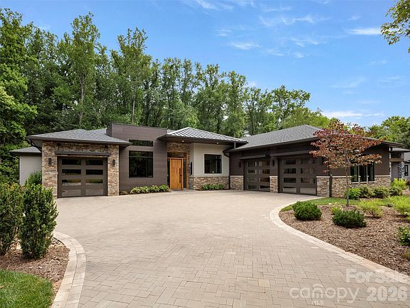 2nd image of 26 Whispering Bells Ct