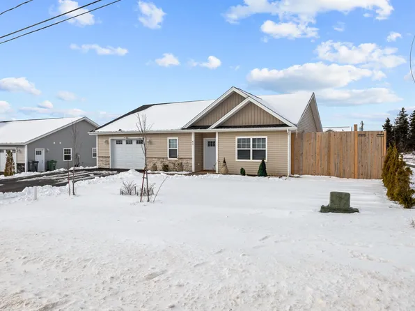 63 Kindred Ave, Charlottetown, PE C1C 0W4