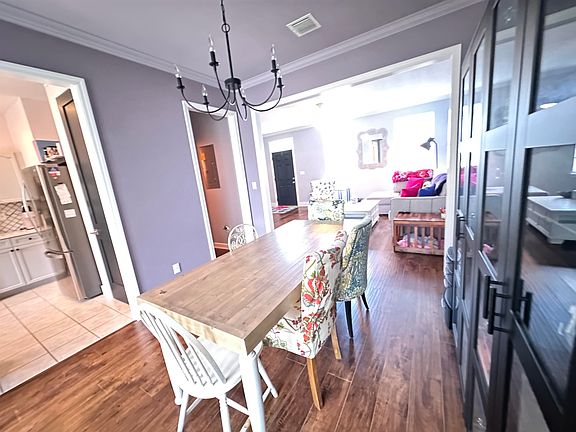 5th image of 4311 Four Oaks Blvd