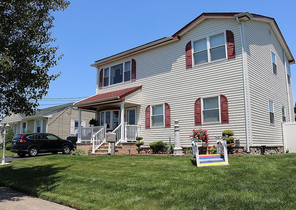 Well maintained exterior