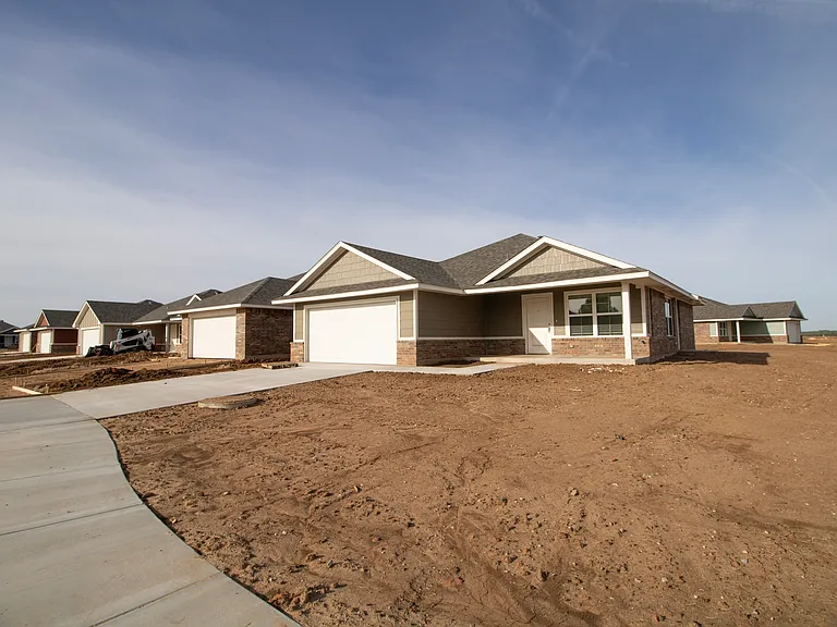 Enclave Estates — Photo 7