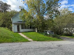 70 Marshall St, Hardwick, VT 05843