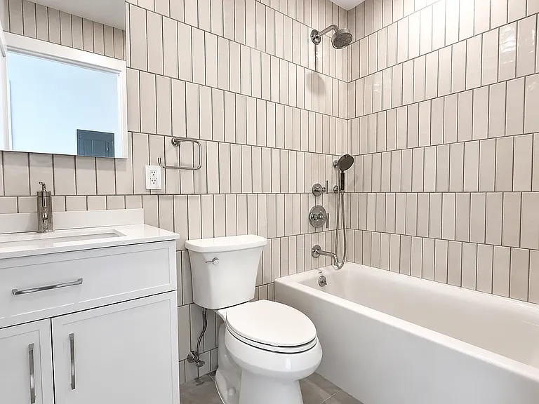 156 Summit St #2 — Photo 7