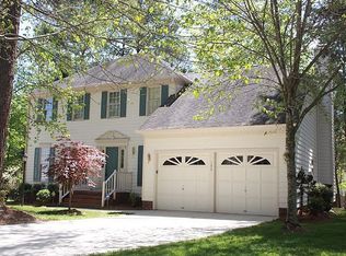 105 Pennsbury Ct, Cary, NC 27513