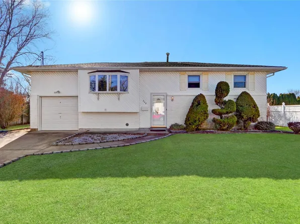 348 W 19th Street, Deer Park, NY 11729