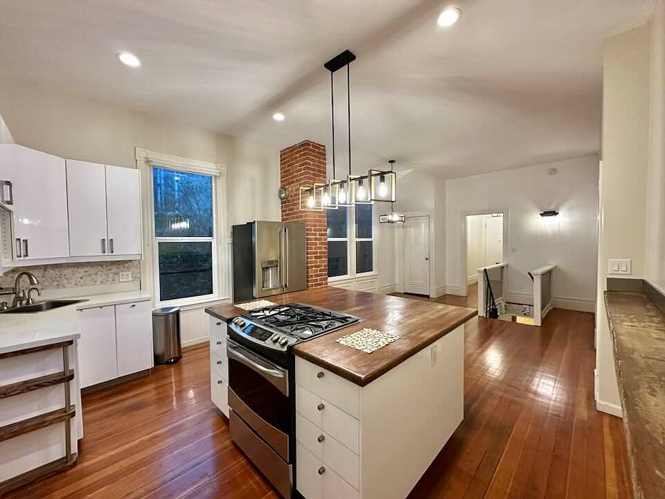 1st image of 216 Richland Ave #216