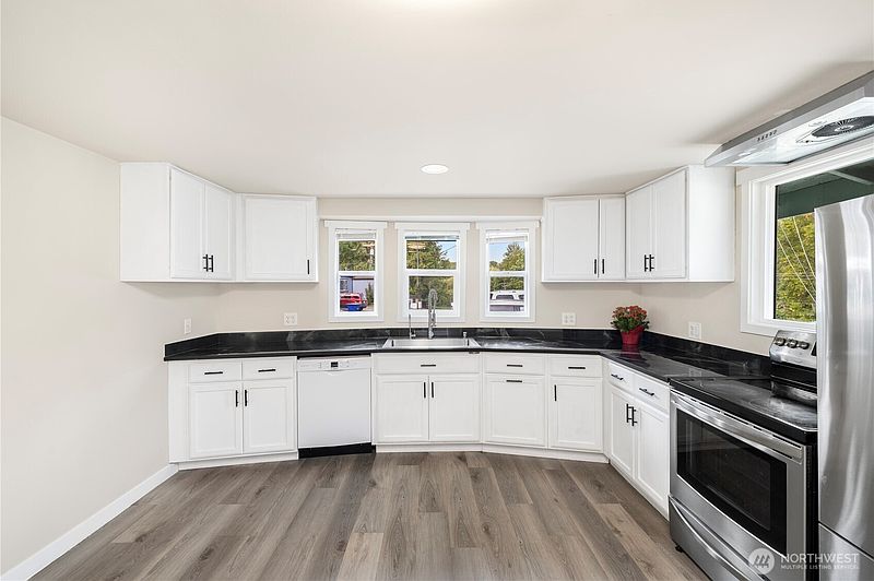 4th image of 16405 SE Maple Valley Highway #47