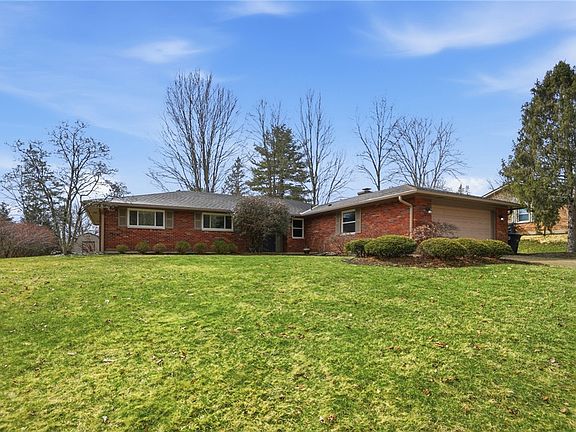 3rd image of 1990 Highland Meadows Dr
