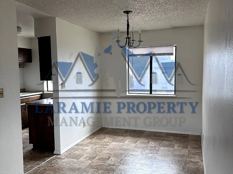 714 Downey St #18 — Photo 8
