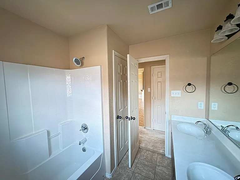 3100 Rockwall Dr — Photo 36