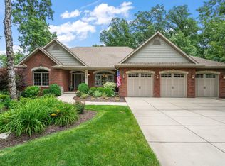 770 Quinlan Ct, Crown Point, IN 46307