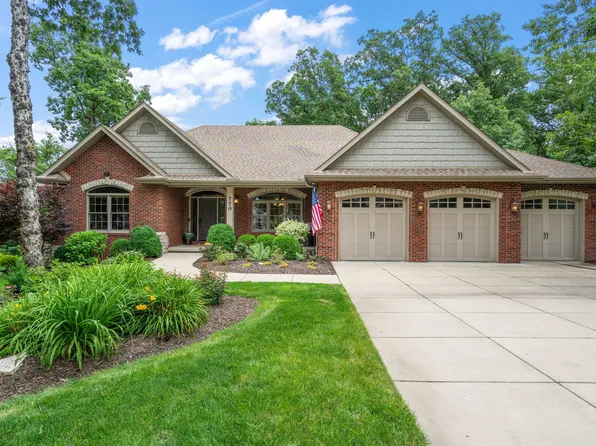 770 Quinlan Ct, Crown Point, IN 46307