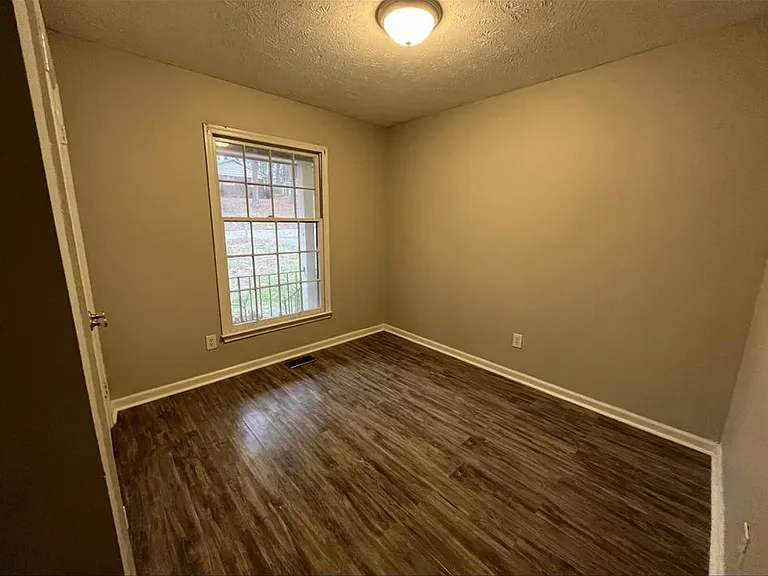 700 Woodclift Dr — Photo 9